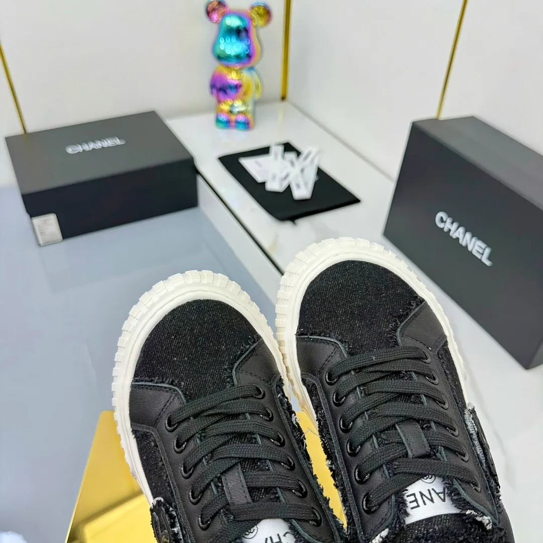 👟👟Ex-factory price 640👟👟 Chanel bread shoes ~ original calfskin panda shoes Chanel 25C latest hot style panda black and white sports shoes casual sneakers Xiaoxiang hot item classic black and white panda color coco girls must pay Fabric: original custom mixed sheepskin lining: original imported breathable mesh lining outsole: Original molded rubber + TPU combination Size: Women's 35-41 Buy now👉